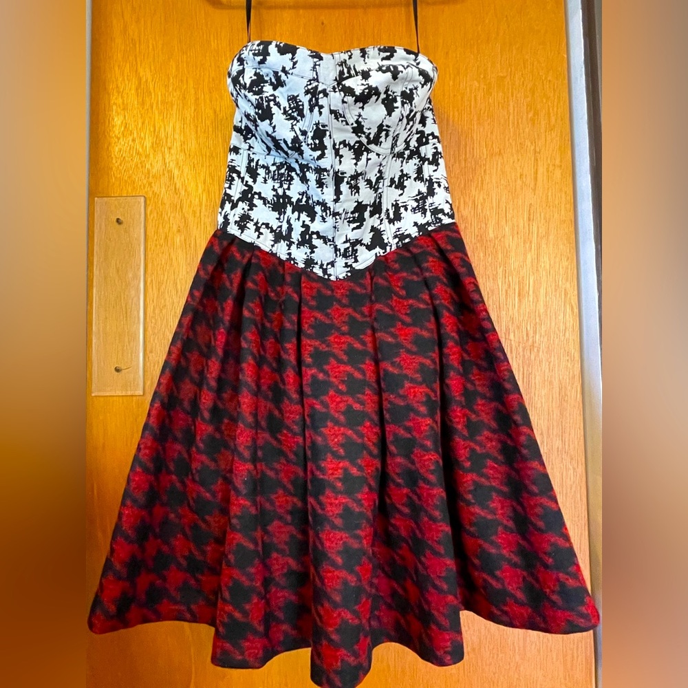 2brych Size 12 Fun, Punk Mixed Pattern Bustier To… - image 1